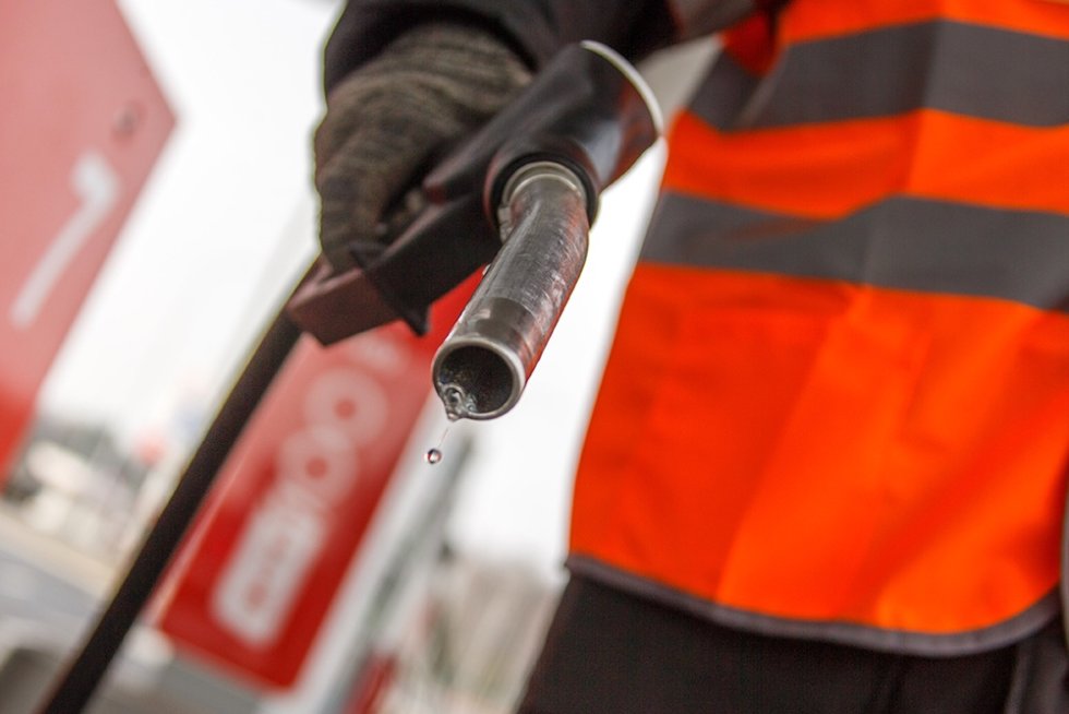 Comienza la venta de gasolina clase "Euro-3": ¿Qué deben saber los automovilistas?
