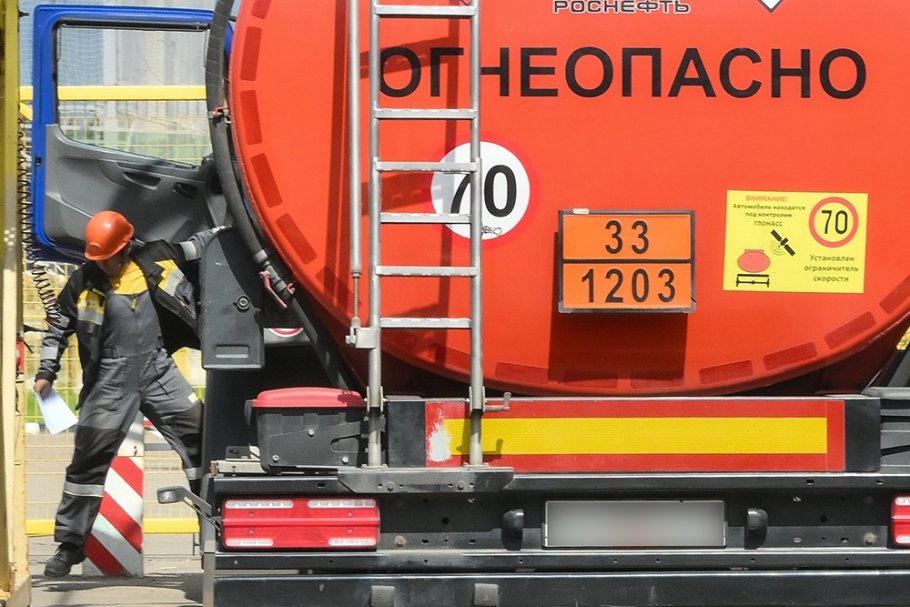 Minenergía firmará acuerdos con petroleras. ¿Ayudará esto a frenar el aumento de precios de la gasolina?